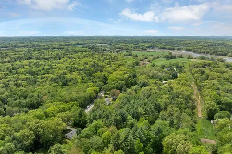 14 Squamscott Road Stratham NH 03885