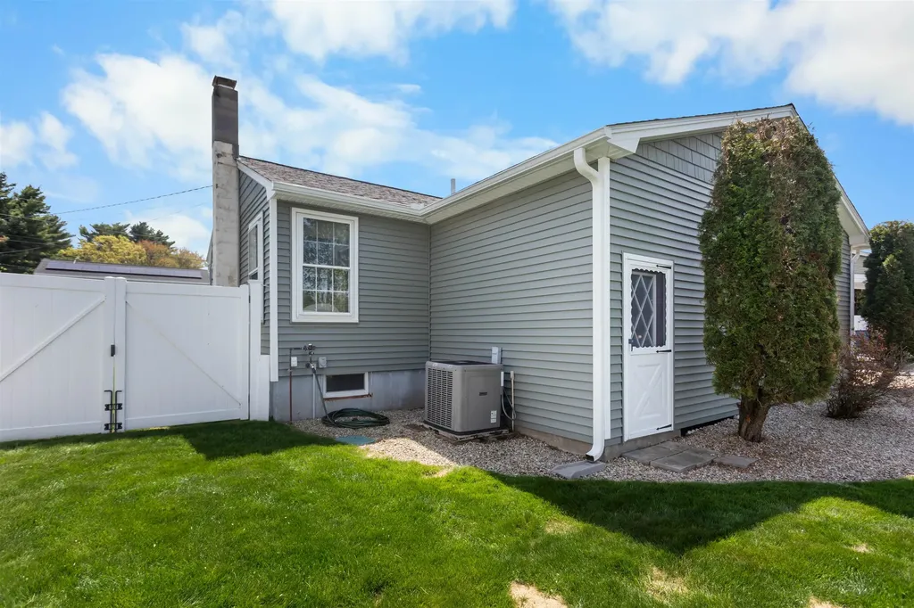 117 Brady Circle Manchester NH 03109
