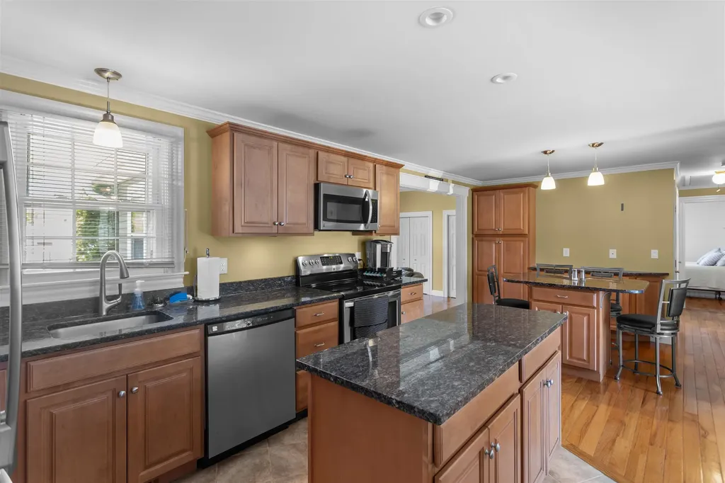 117 Brady Circle Manchester NH 03109