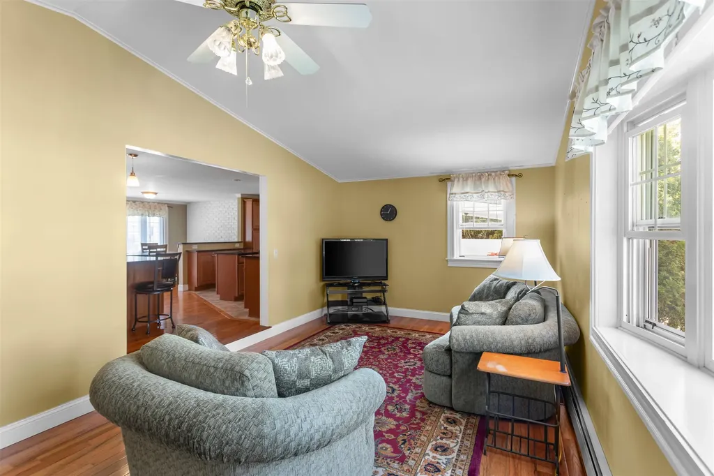 117 Brady Circle Manchester NH 03109