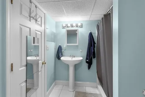 117 Brady Circle Manchester NH 03109