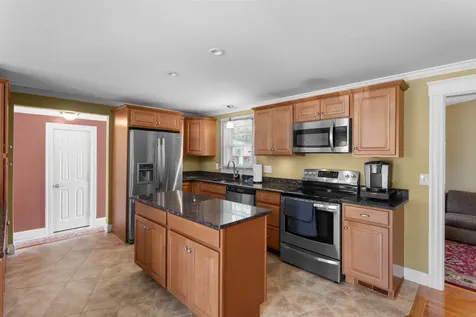 117 Brady Circle Manchester NH 03109