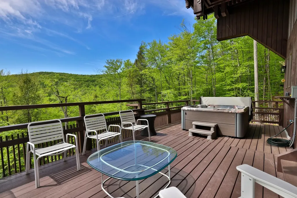 181 Harrier Way Plymouth VT 05056