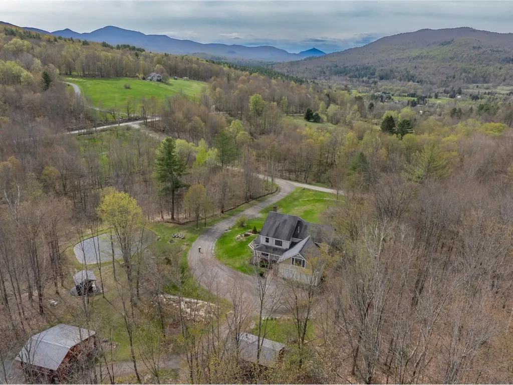 10 Hedgehog Hill Underhill VT 05489