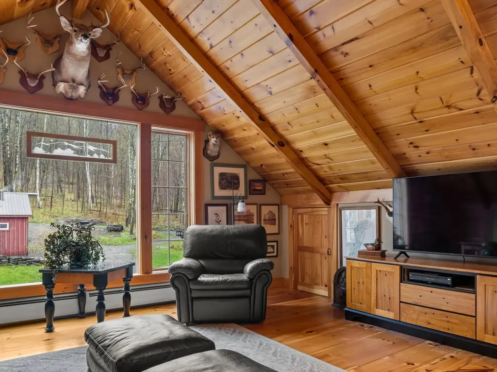 10 Hedgehog Hill Underhill VT 05489