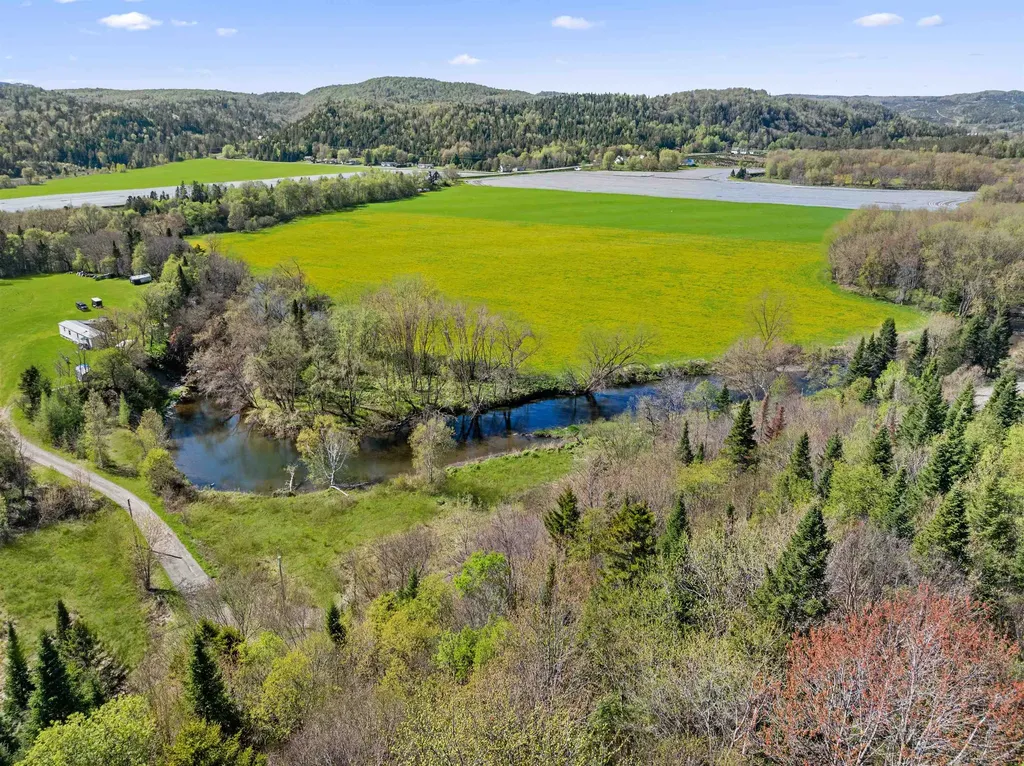 - Hall Stream Road Pittsburg NH 03592