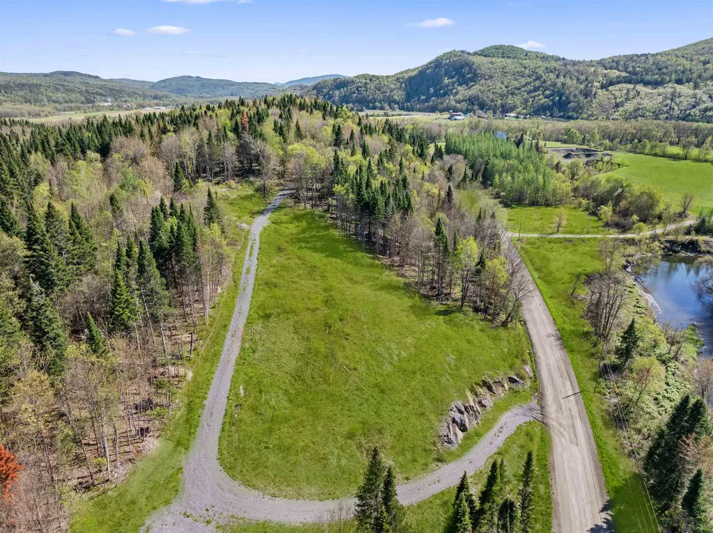 - Hall Stream Road Pittsburg NH 03592