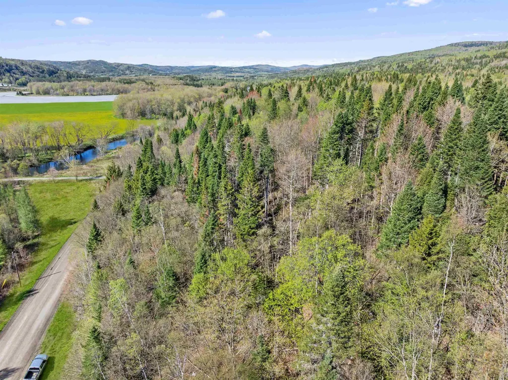- Hall Stream Road Pittsburg NH 03592