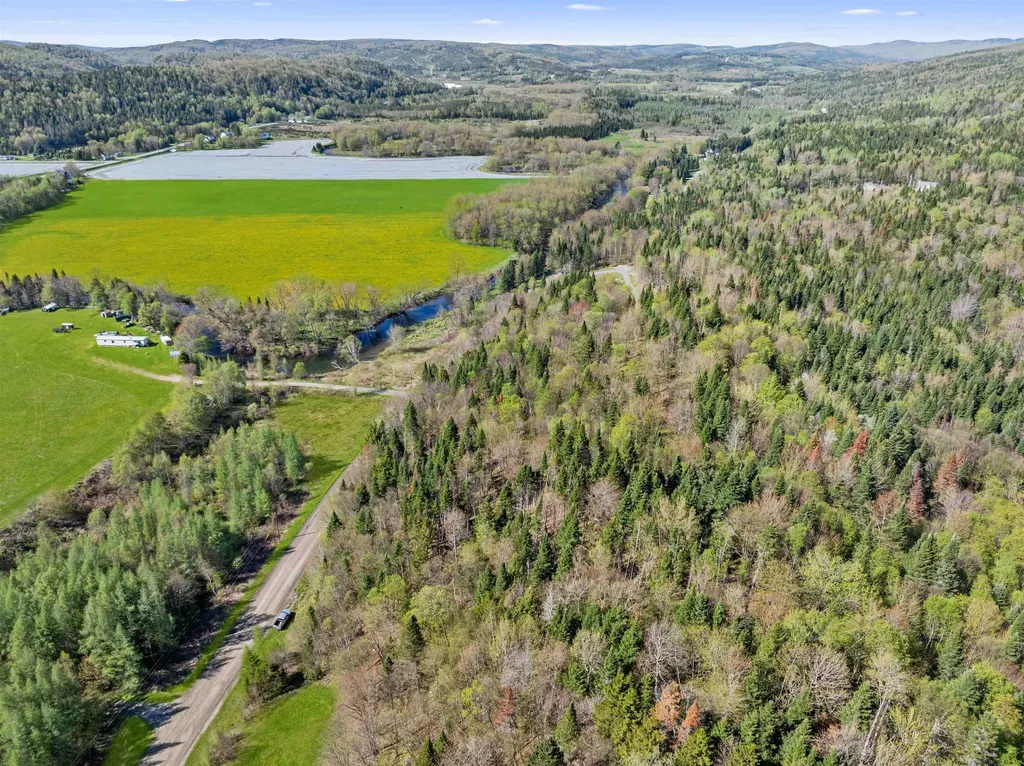 - Hall Stream Road Pittsburg NH 03592