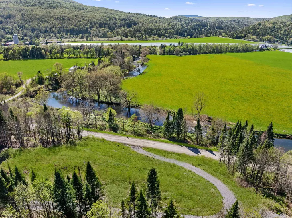 - Hall Stream Road Pittsburg NH 03592