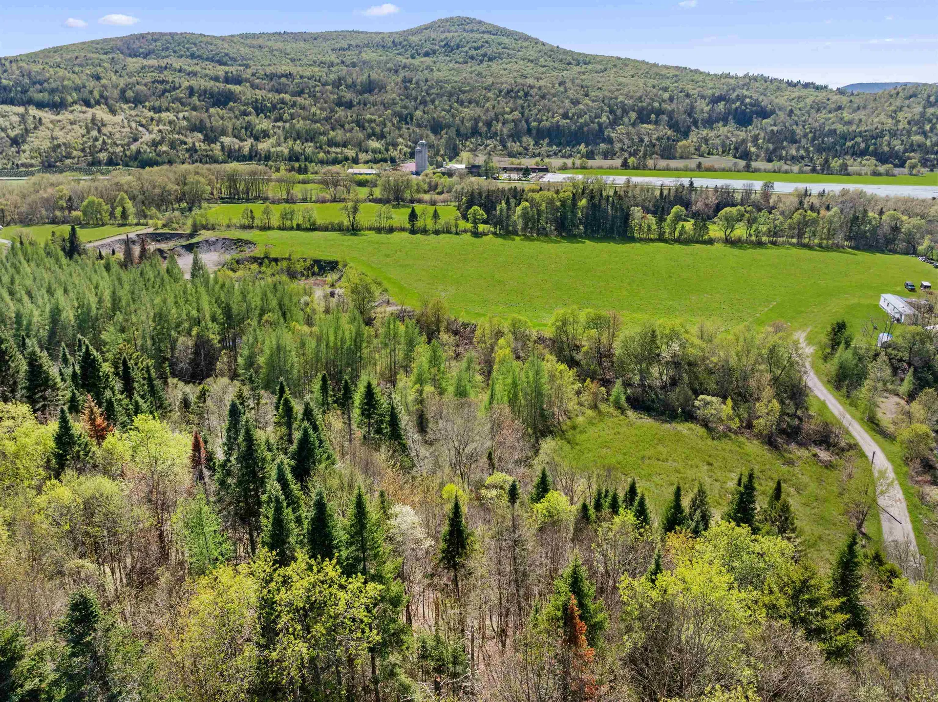 - Hall Stream Road Pittsburg NH 03592