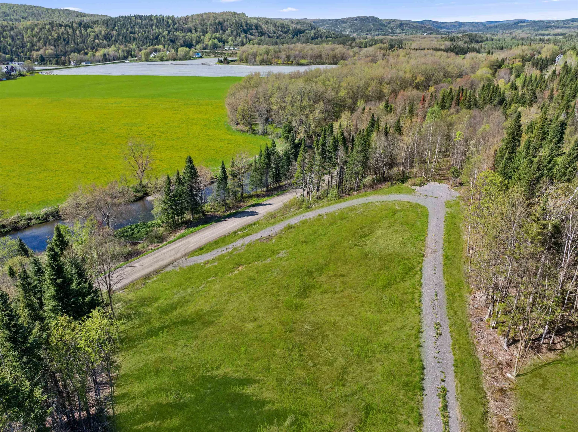 - Hall Stream Road Pittsburg NH 03592