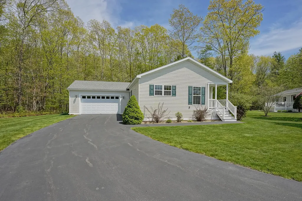 54 Aspen Way North Hampton NH 03862