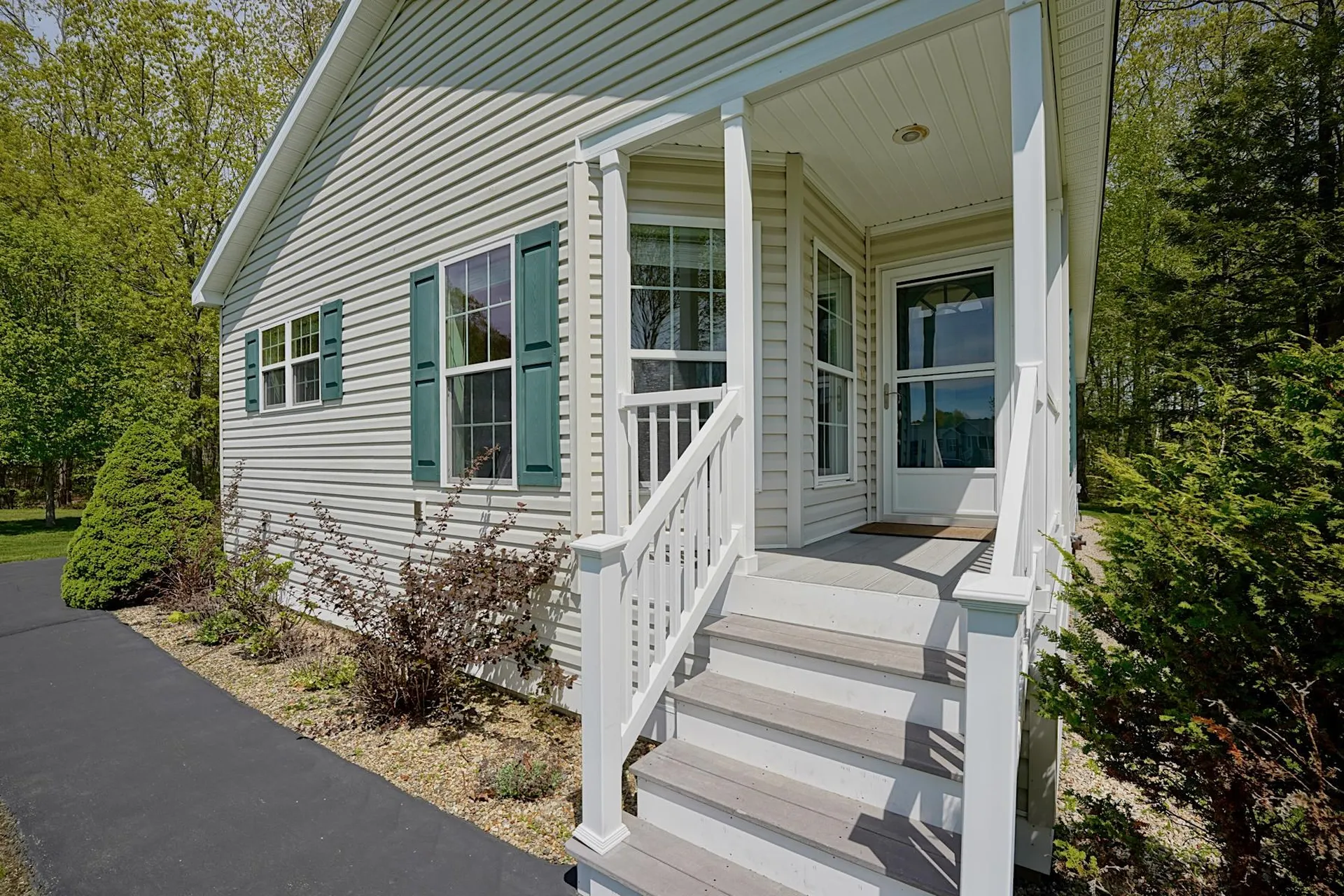54 Aspen Way North Hampton NH 03862