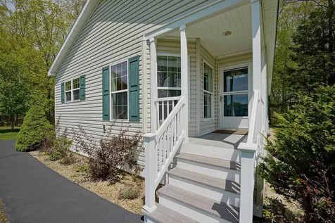 54 Aspen Way North Hampton NH 03862