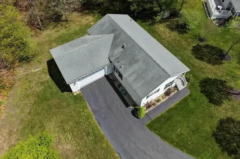 54 Aspen Way North Hampton NH 03862