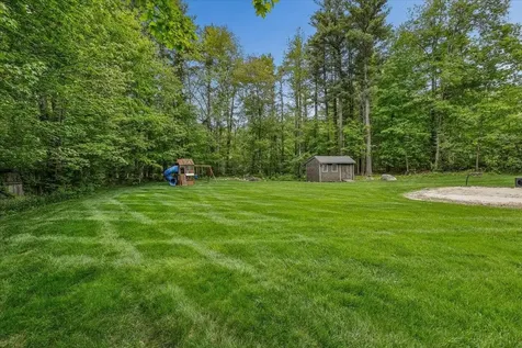 1 Dresden Way Londonderry NH 03053