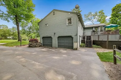 1 Dresden Way Londonderry NH 03053