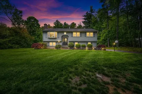 1 Dresden Way Londonderry NH 03053
