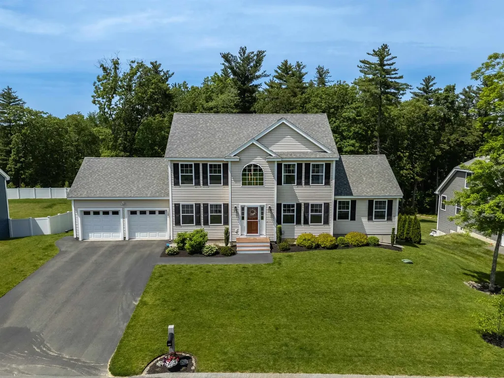 158 Standish Lane Hudson NH 03051
