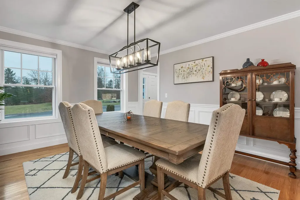 158 Standish Lane Hudson NH 03051