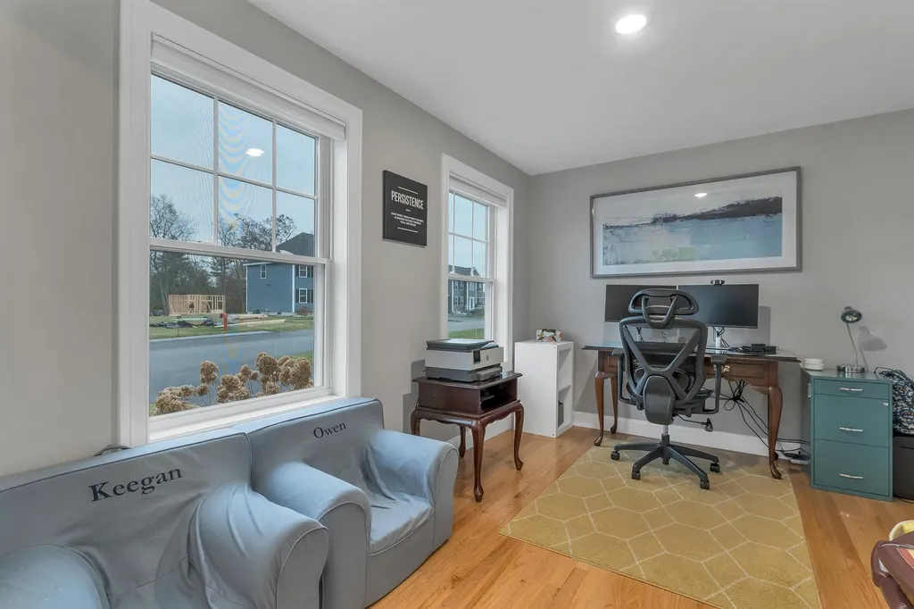 158 Standish Lane Hudson NH 03051