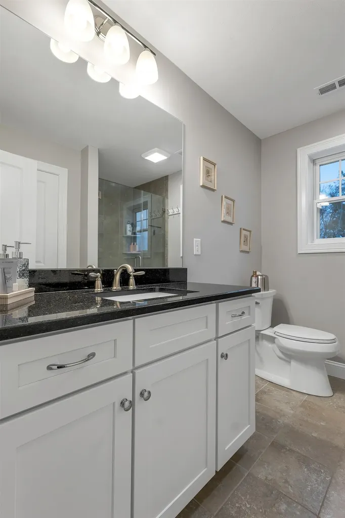 158 Standish Lane Hudson NH 03051