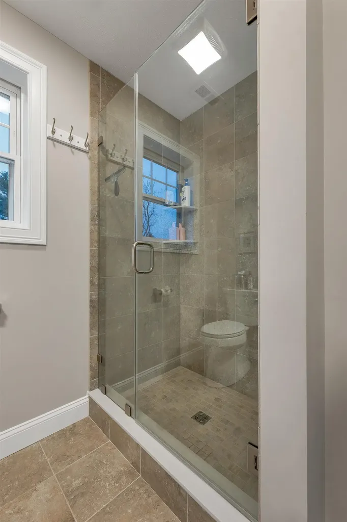 158 Standish Lane Hudson NH 03051
