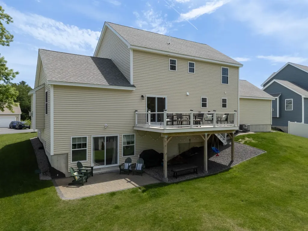 158 Standish Lane Hudson NH 03051