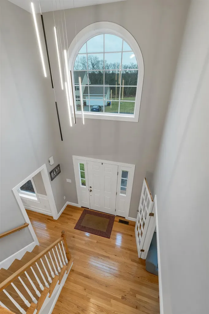 158 Standish Lane Hudson NH 03051