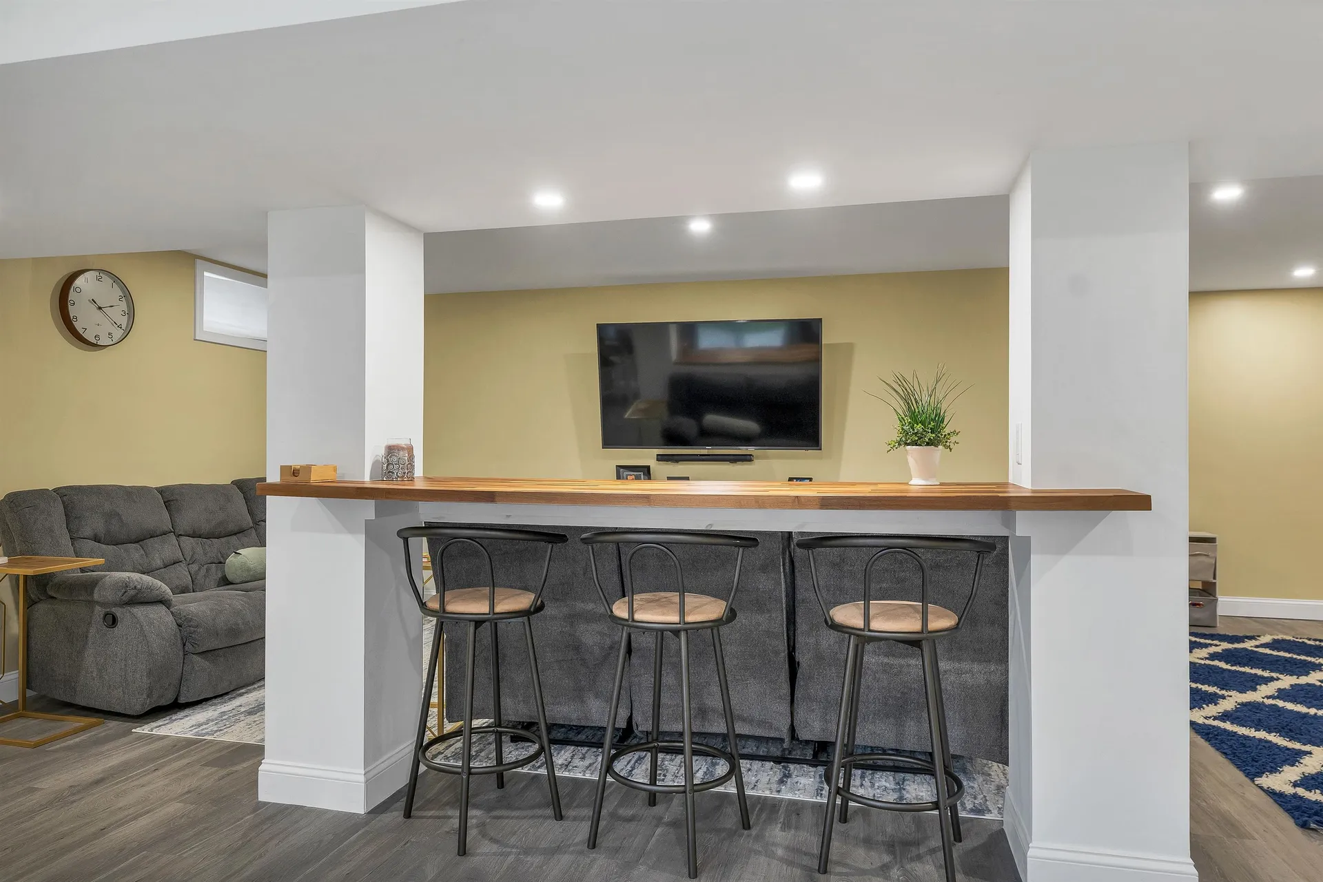 158 Standish Lane Hudson NH 03051