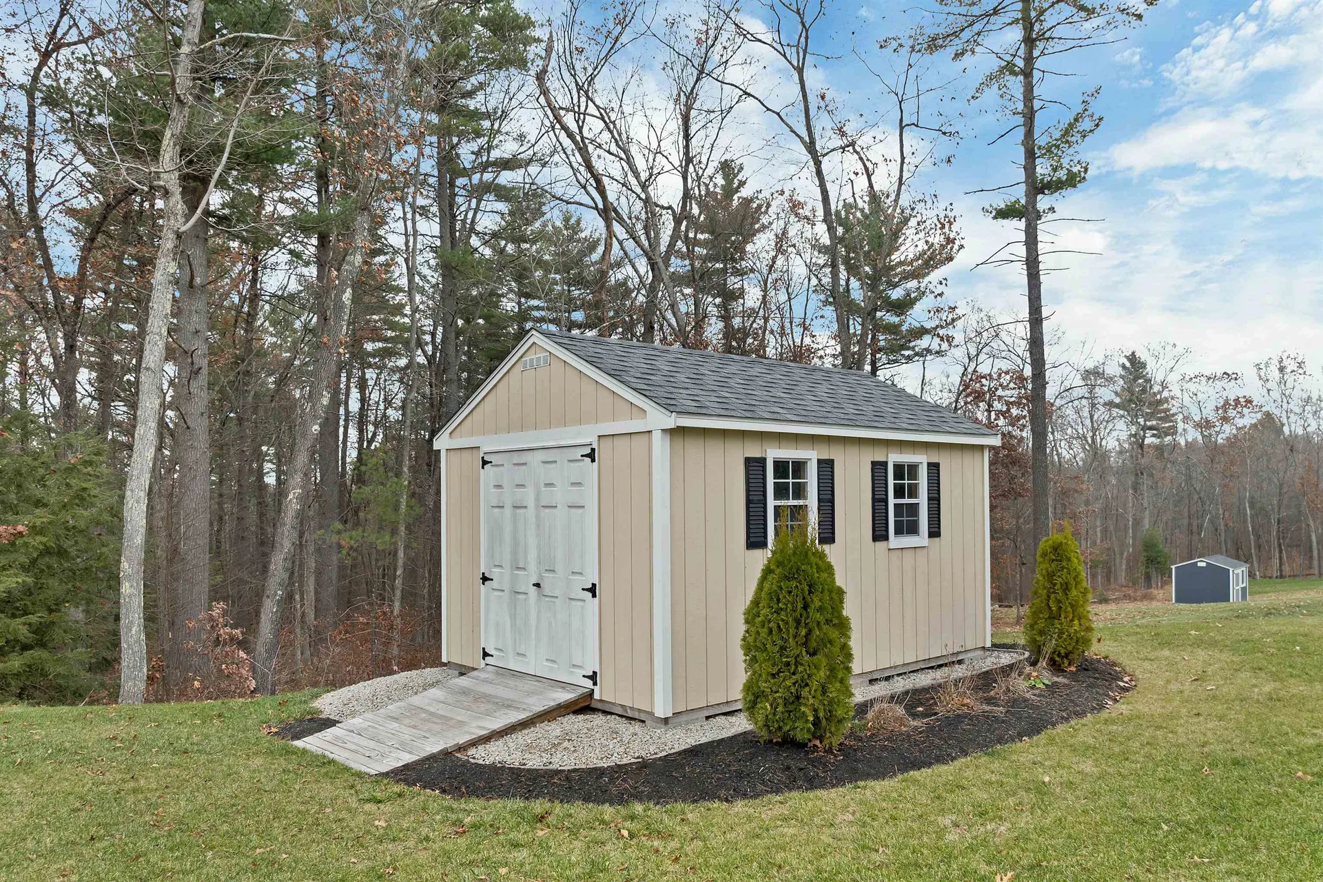158 Standish Lane Hudson NH 03051