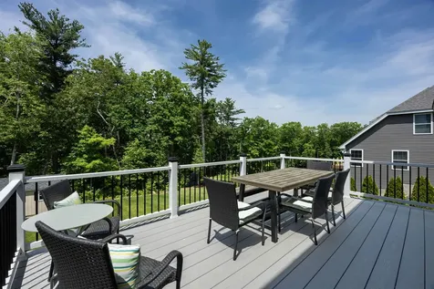 158 Standish Lane Hudson NH 03051