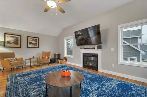 158 Standish Lane Hudson NH 03051