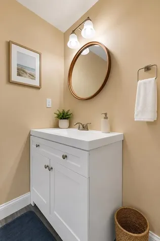 158 Standish Lane Hudson NH 03051