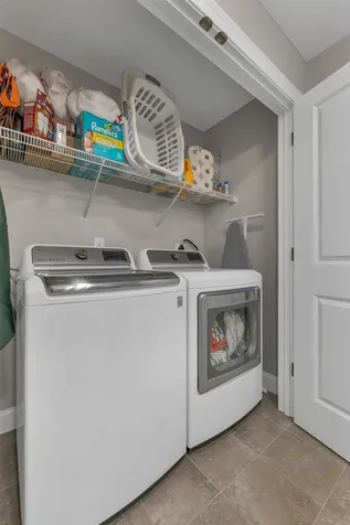 158 Standish Lane Hudson NH 03051