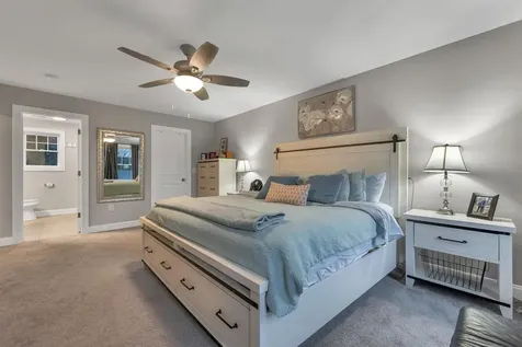 158 Standish Lane Hudson NH 03051