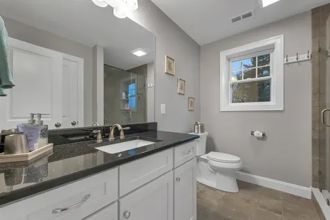 158 Standish Lane Hudson NH 03051