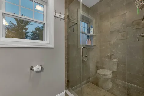 158 Standish Lane Hudson NH 03051