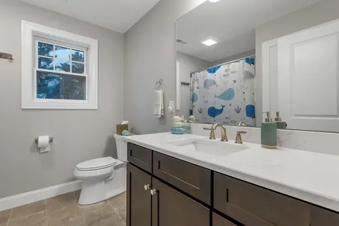 158 Standish Lane Hudson NH 03051