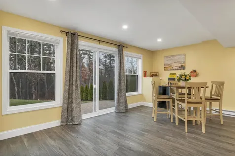 158 Standish Lane Hudson NH 03051