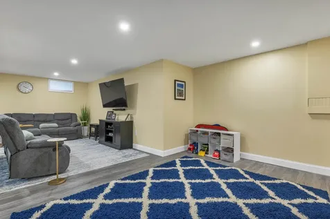 158 Standish Lane Hudson NH 03051