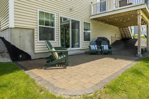 158 Standish Lane Hudson NH 03051