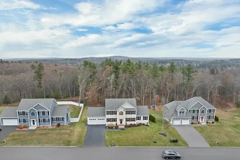 158 Standish Lane Hudson NH 03051