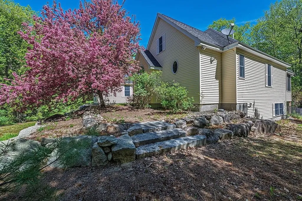 63 Olympia Street Moultonborough NH 03254