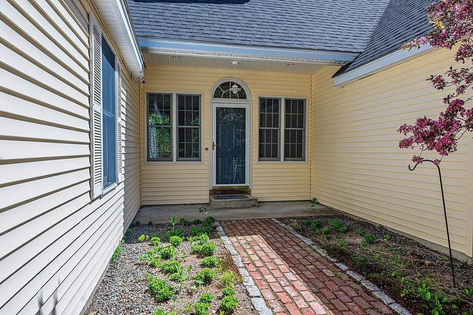 63 Olympia Street Moultonborough NH 03254