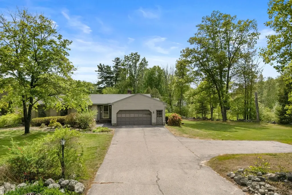 757 Hooksett Road Auburn NH 03032