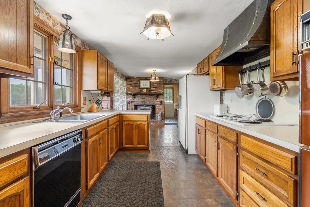 757 Hooksett Road Auburn NH 03032