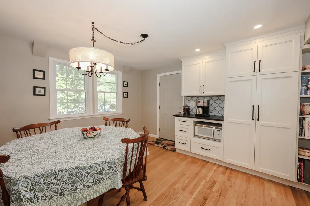344 Coral Avenue Manchester NH 03104