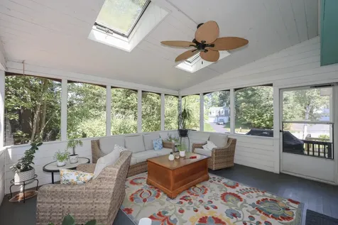 344 Coral Avenue Manchester NH 03104